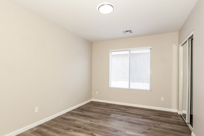 Building Photo - 2656 S 89th Ave