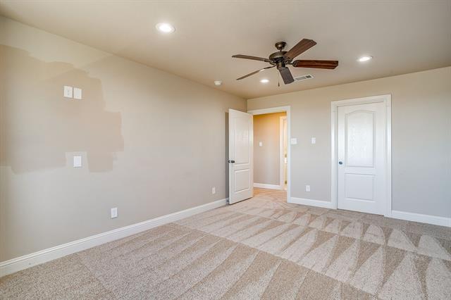 Building Photo - 1600 Oak Ridge Estates