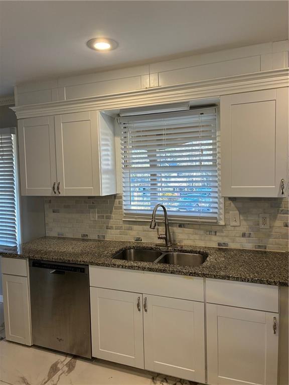 Building Photo - 2223 Hylaea Rd