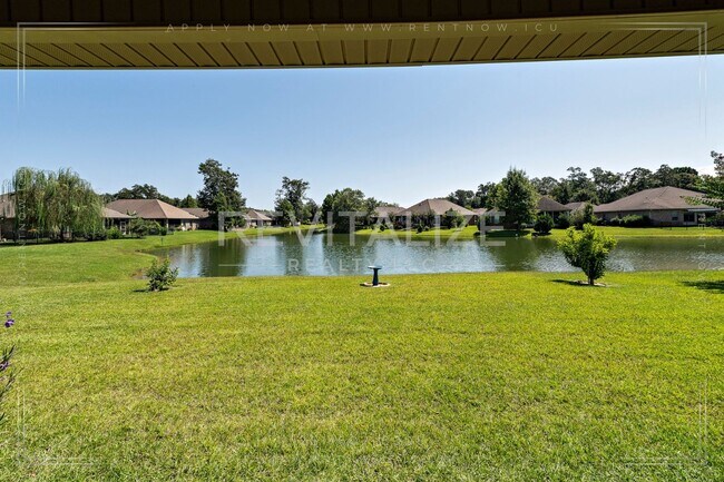 Building Photo - Stunning 3/2 in Foley Gated Community
