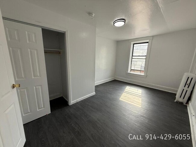 Building Photo - 160 Palisade Ave