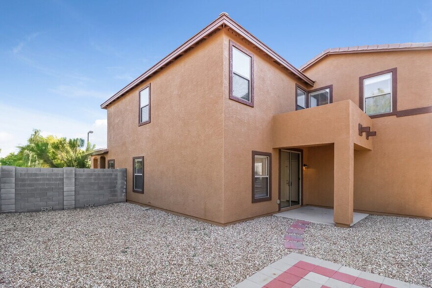 Building Photo - 18514 W Udall Dr