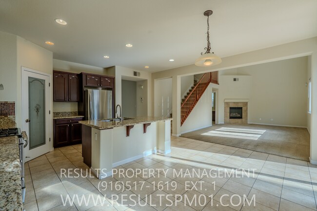 Building Photo - Lovely Lincoln 4 Bedroom 2.5 Bath w Clubho...