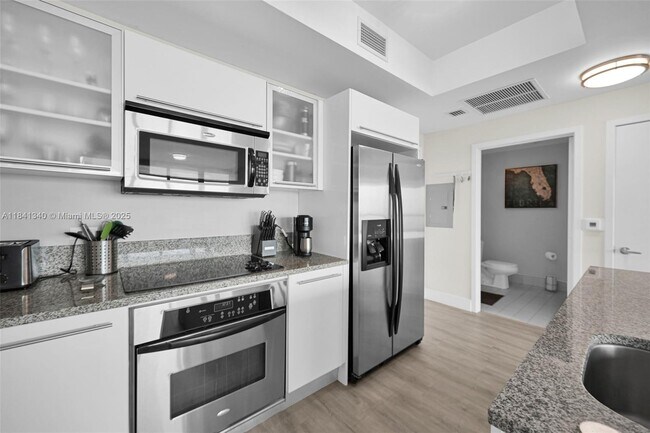 Building Photo - 888 Biscayne Blvd