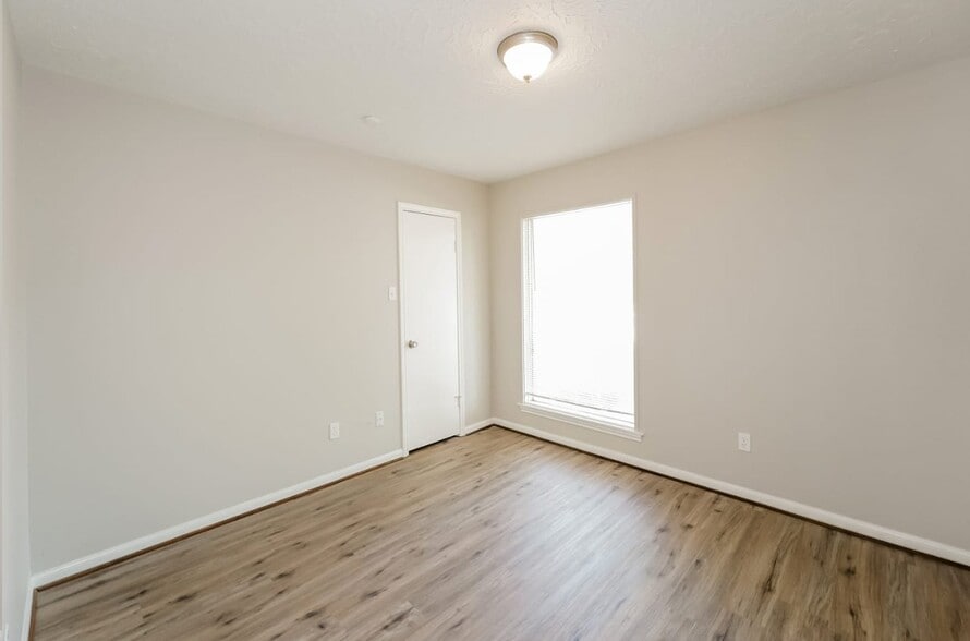 Building Photo - 3243 Cherry Springs Dr