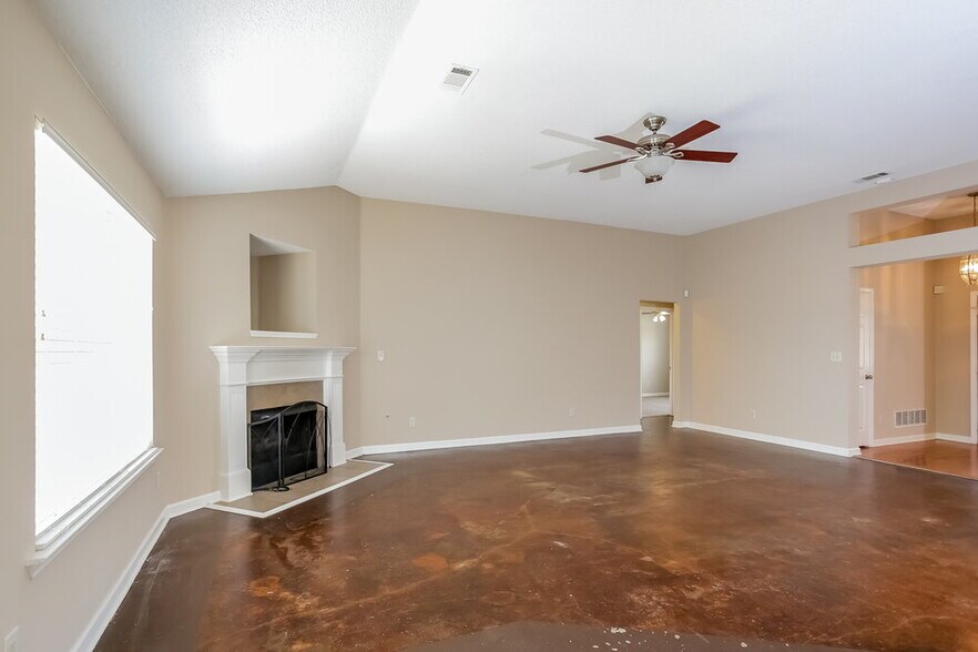 Building Photo - 6257 Saddletrail Dr