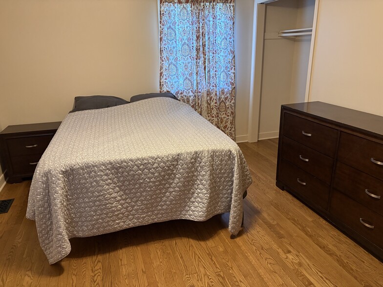 Bedroom - 3721 Winterhaven Rd