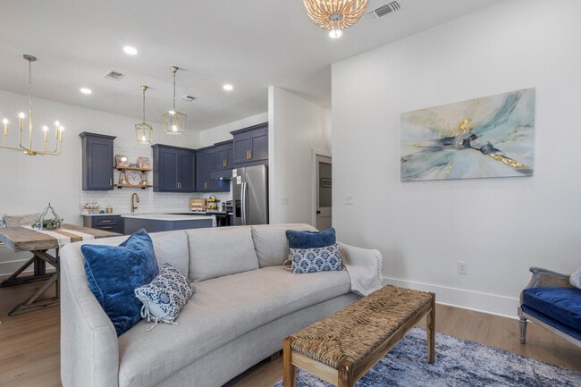 Building Photo - 1472 Georgia Pl