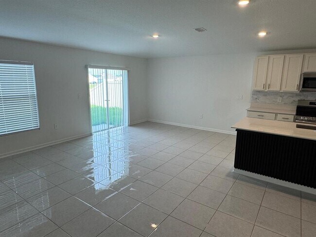 Building Photo - 2073 Marksman Rd