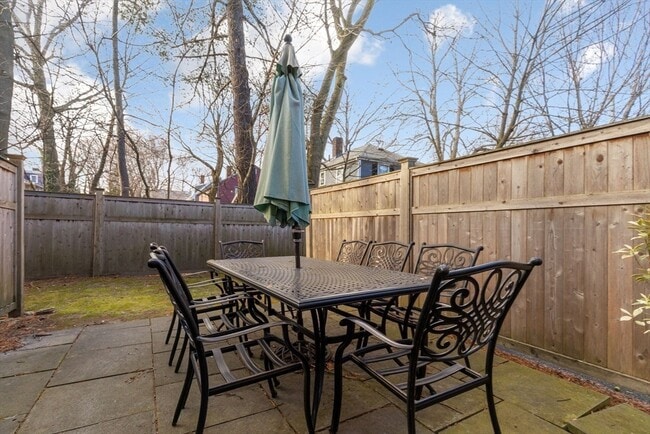 Building Photo - 368 Concord Ave