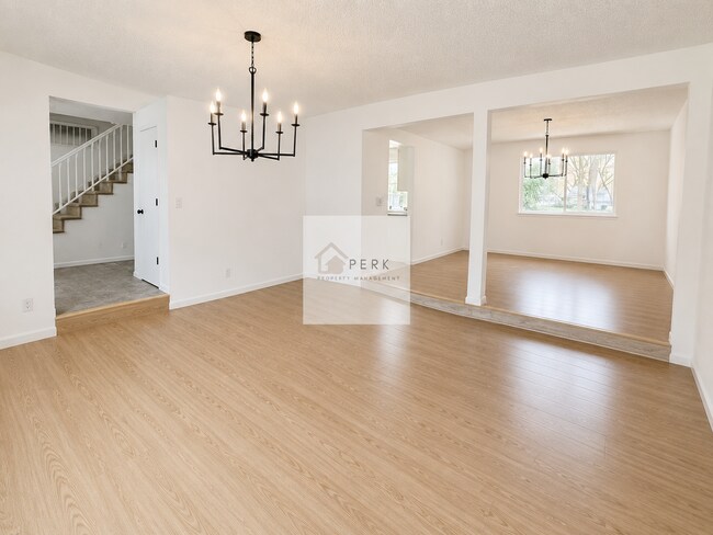 Building Photo - Beautiful 5 Bedroom / 3 Bath Home