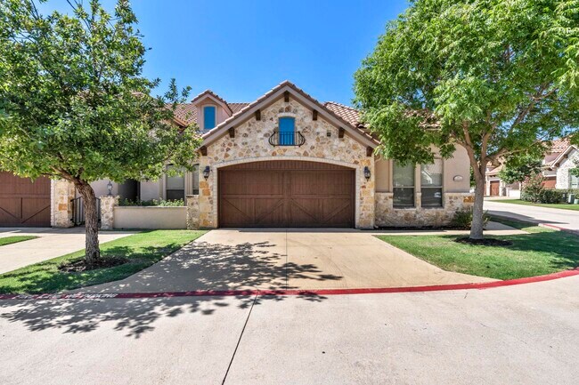Primary Photo - 307 Enclave Cir