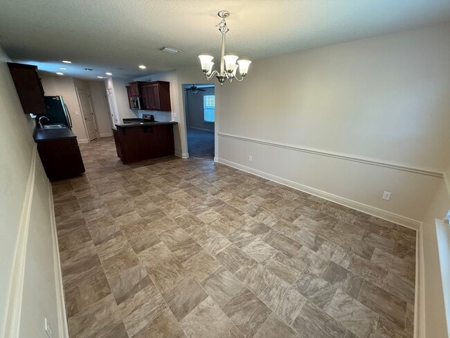 Building Photo - Pensacola - Weatherstone - 4 bedroom, 2.5 ...