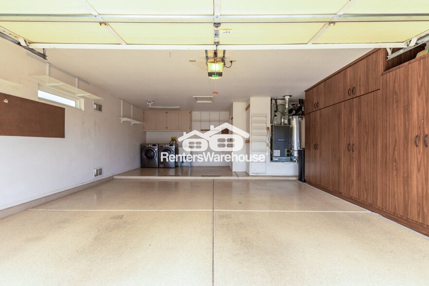 Building Photo - 15902 W Sentinel Dr