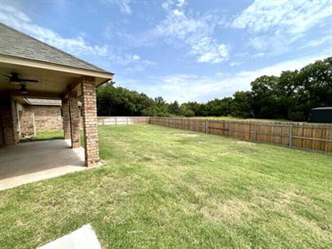 Building Photo - 4 Bedroom