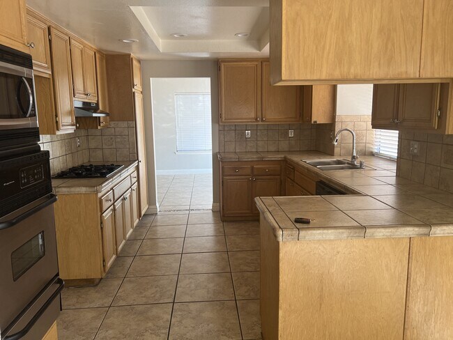 Building Photo - 3142 Tourmaline Ln