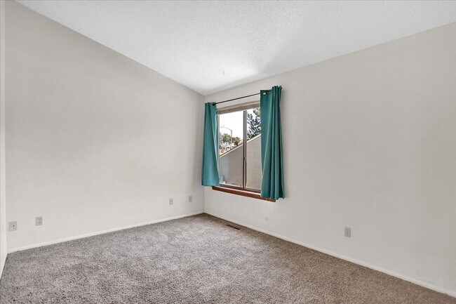 Building Photo - Cute 2 Bedroom 2.5 Bath Townhome in Cherry Creek Schools, 2 Reserved Parking Spots, Great Locatio...