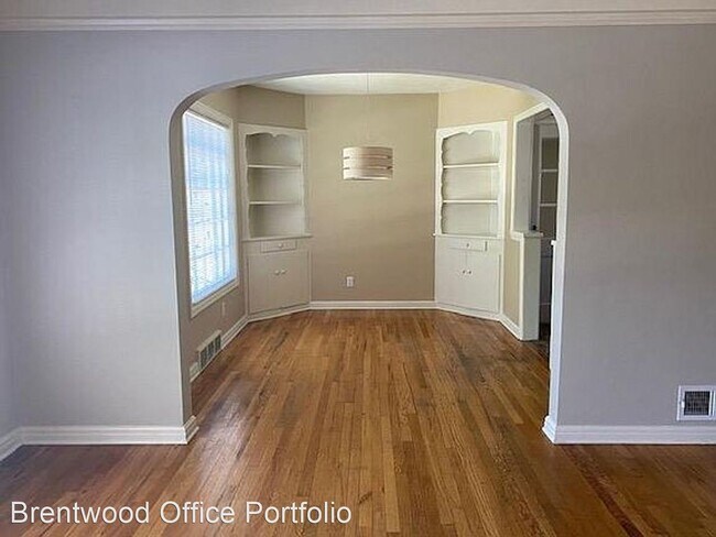 Building Photo - 3 br, 1 bath Apartment - 1302 W Hays St