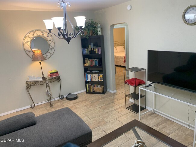 Building Photo - 5909 Trowbridge Dr
