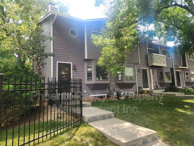 Primary Photo - 321 Quebec Ave