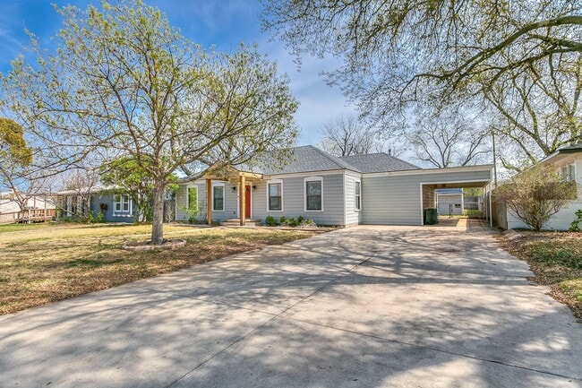 Building Photo - NOW AVAILABLE - Santa Rita Charmer w/ Deta...