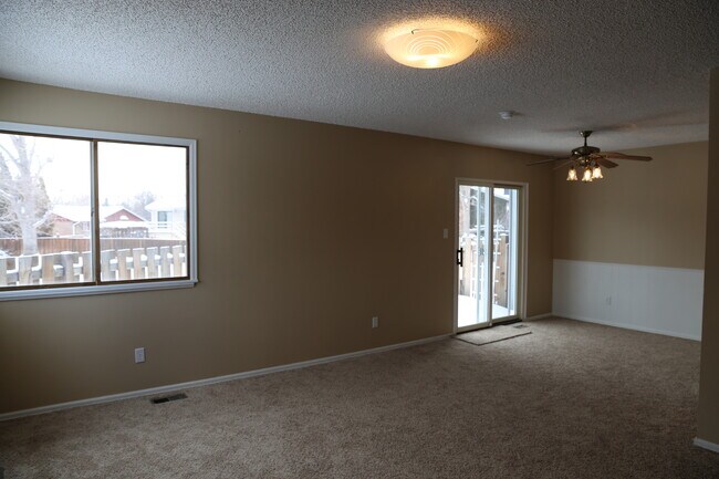 Building Photo - 4222 Monroe Dr