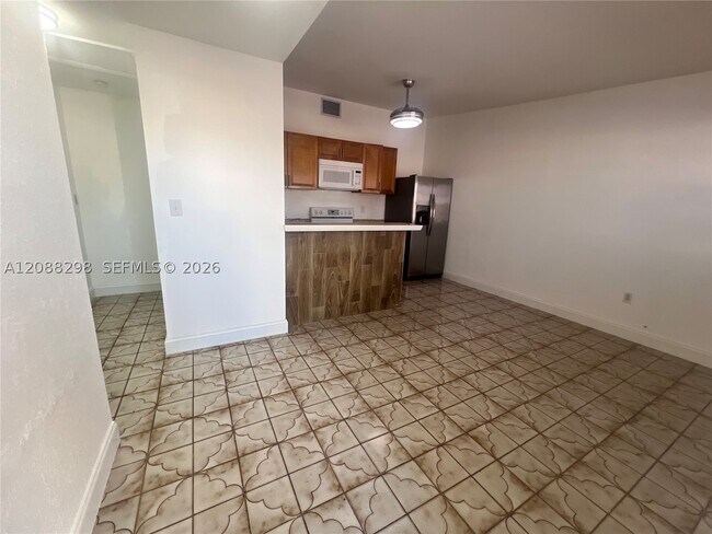 Building Photo - 1615 SW 137th Pl