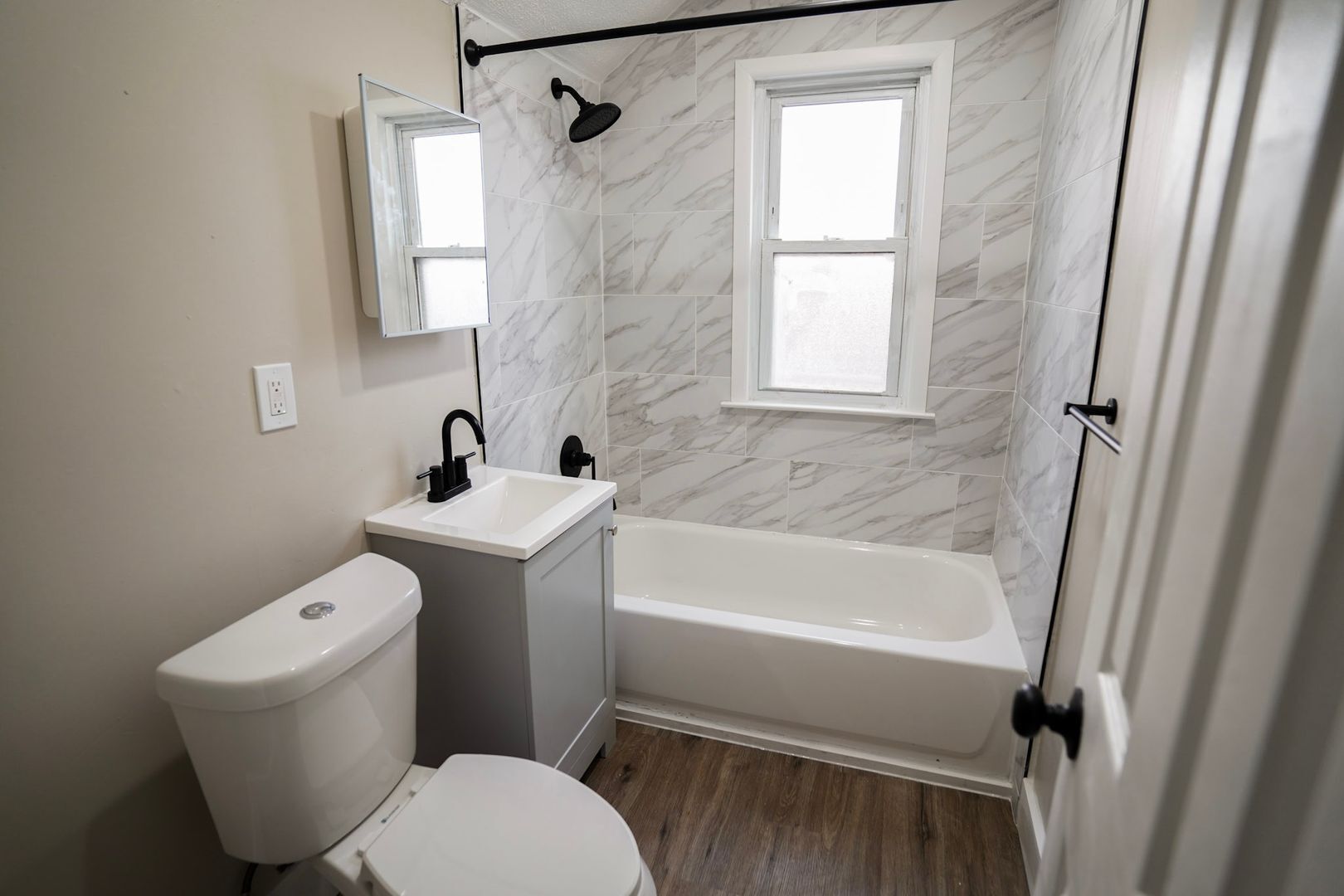 Building Photo - This beautifully updated 4-bedroom, 2-bath single-family home is ready for move-in!