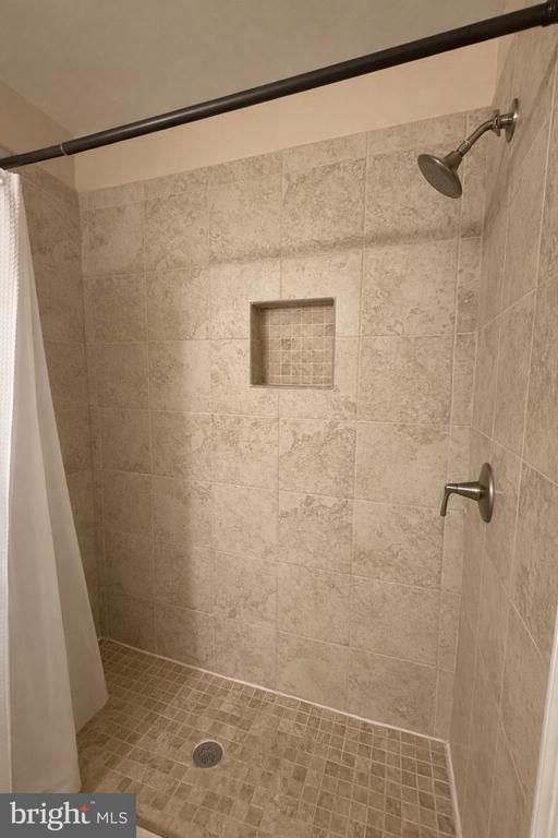 Building Photo - 20575 Snowshoe Square