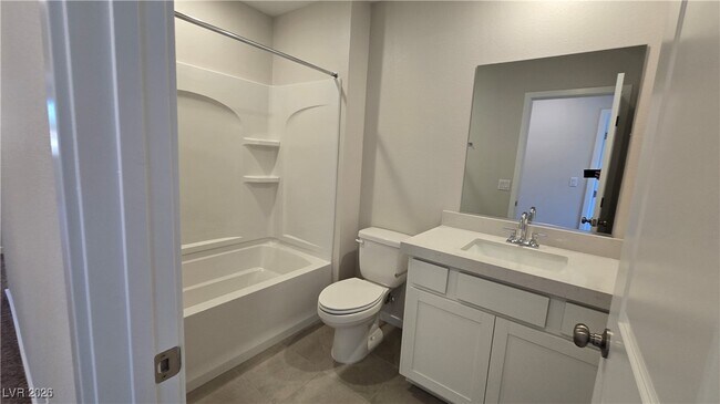 Building Photo - 853 Angwin Ln