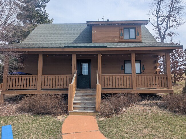 Building Photo - 725 Skatepark Court