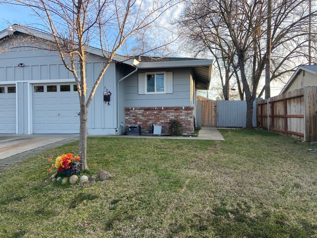 Primary Photo - Duplex - Super clean 2 bdrm, 1 bath