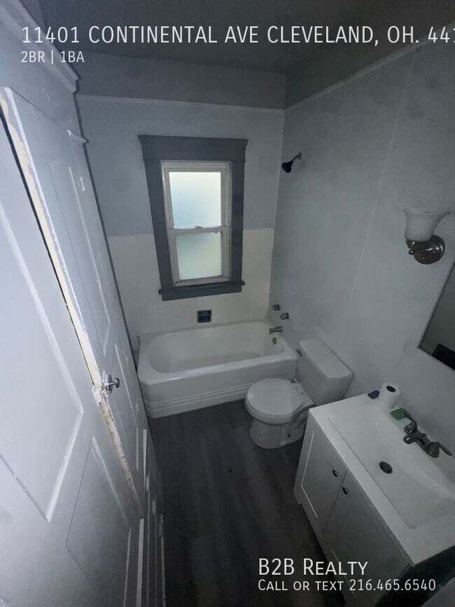 Building Photo - 11401 Continental Ave