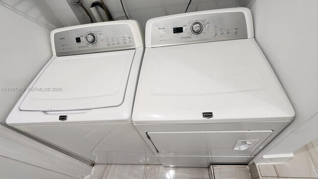 Building Photo - 841 NW 81st Ave