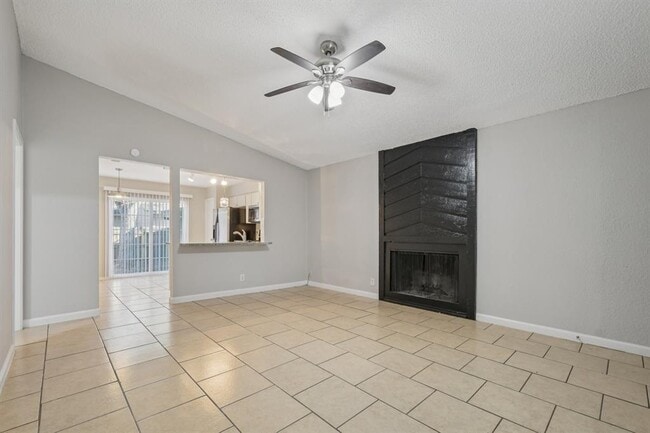 Building Photo - 11906 Broad Oaks Dr