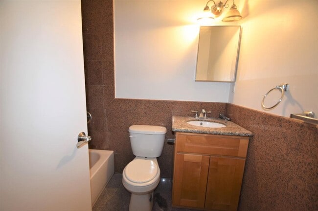 Building Photo - 488 S Sunset Ave