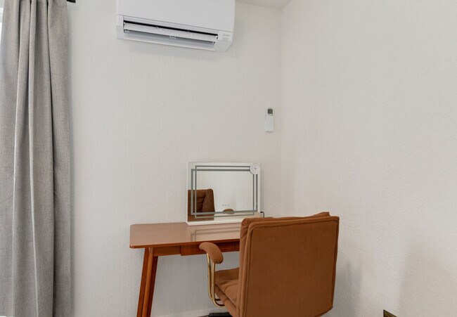 Building Photo - 5924 18th Ave SW