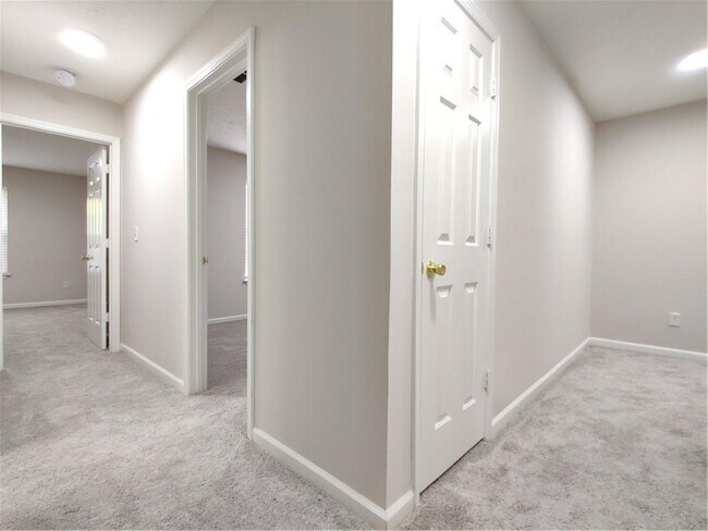 Building Photo - 2740 Waverly Hills Dr