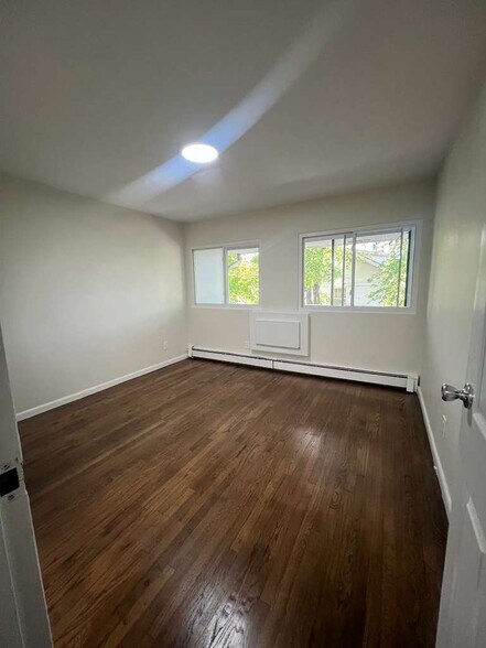Building Photo - 475 Park Ave