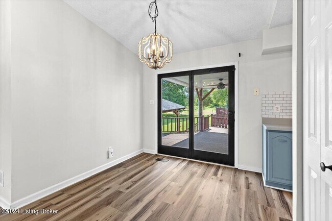 Building Photo - 250 Buck Knobs Rd