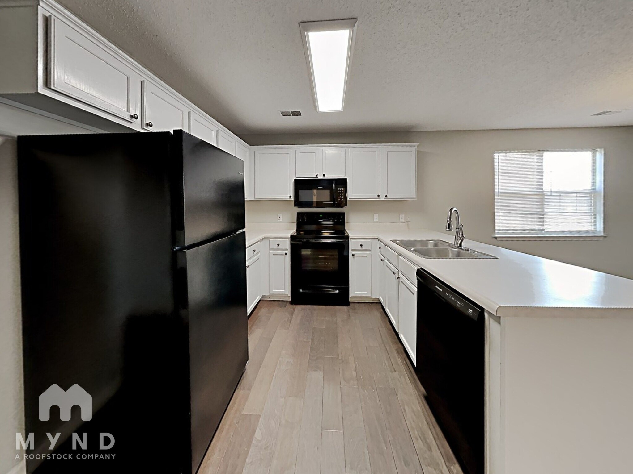 Building Photo - 2025 Plantation Pkwy