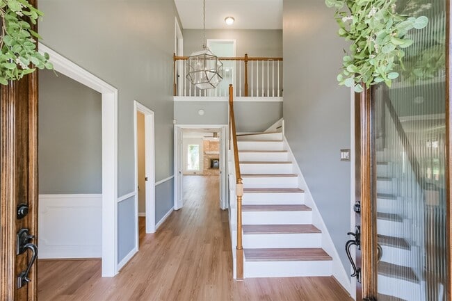 Building Photo - 1715 Woodland Park Dr