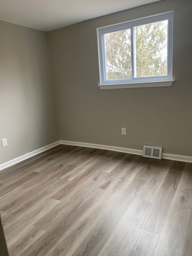 Building Photo - House for Rent in Chester
