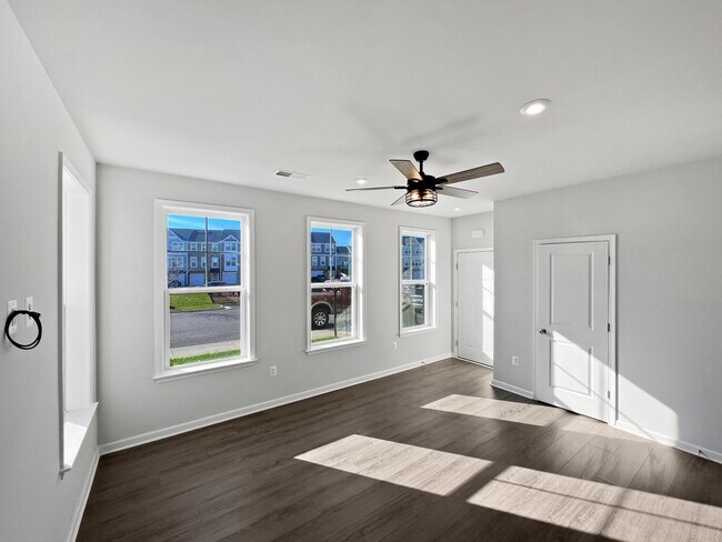 Building Photo - Holiday Special! Beautiful 2 Bedroom Condo in Glen Allen! – No Application Fee This Season!