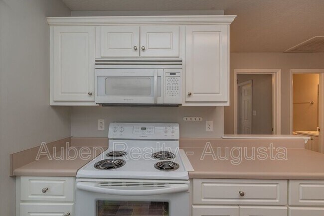 Building Photo - 7010 Antilles Dr