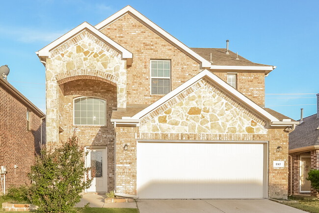 Building Photo - 217 Red Hawk Pl