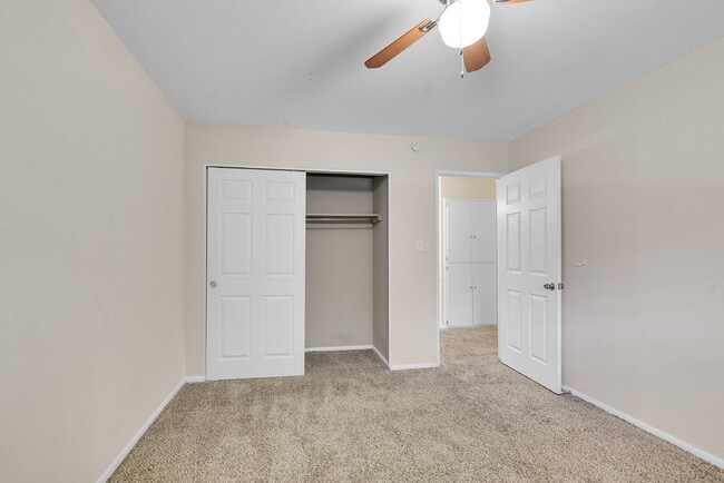 Building Photo - $2,550.00 - 4 Bedrooms, 2.5 Bathroom, Town...