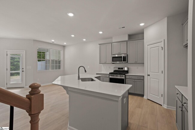 Building Photo - 220 Stellate Pl