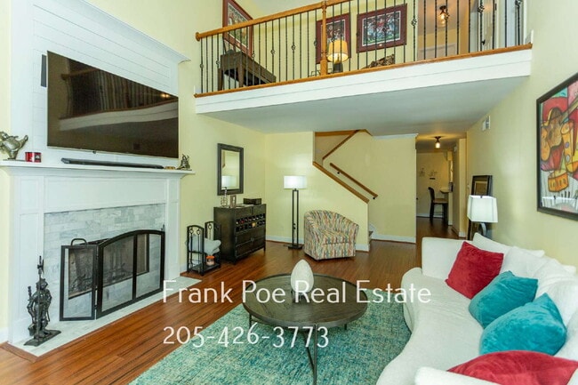 Building Photo - Charming 3-Bedroom Condominium in Birmingham!