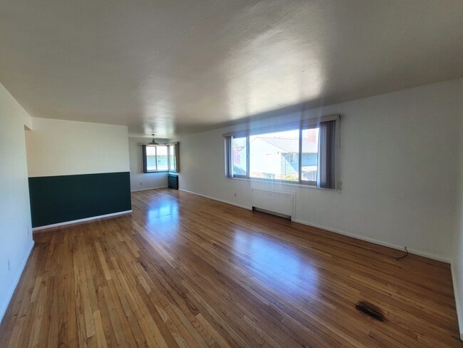 Building Photo - Spacious 2 Bedroom Condo in Downtown Bellingham - Forest St